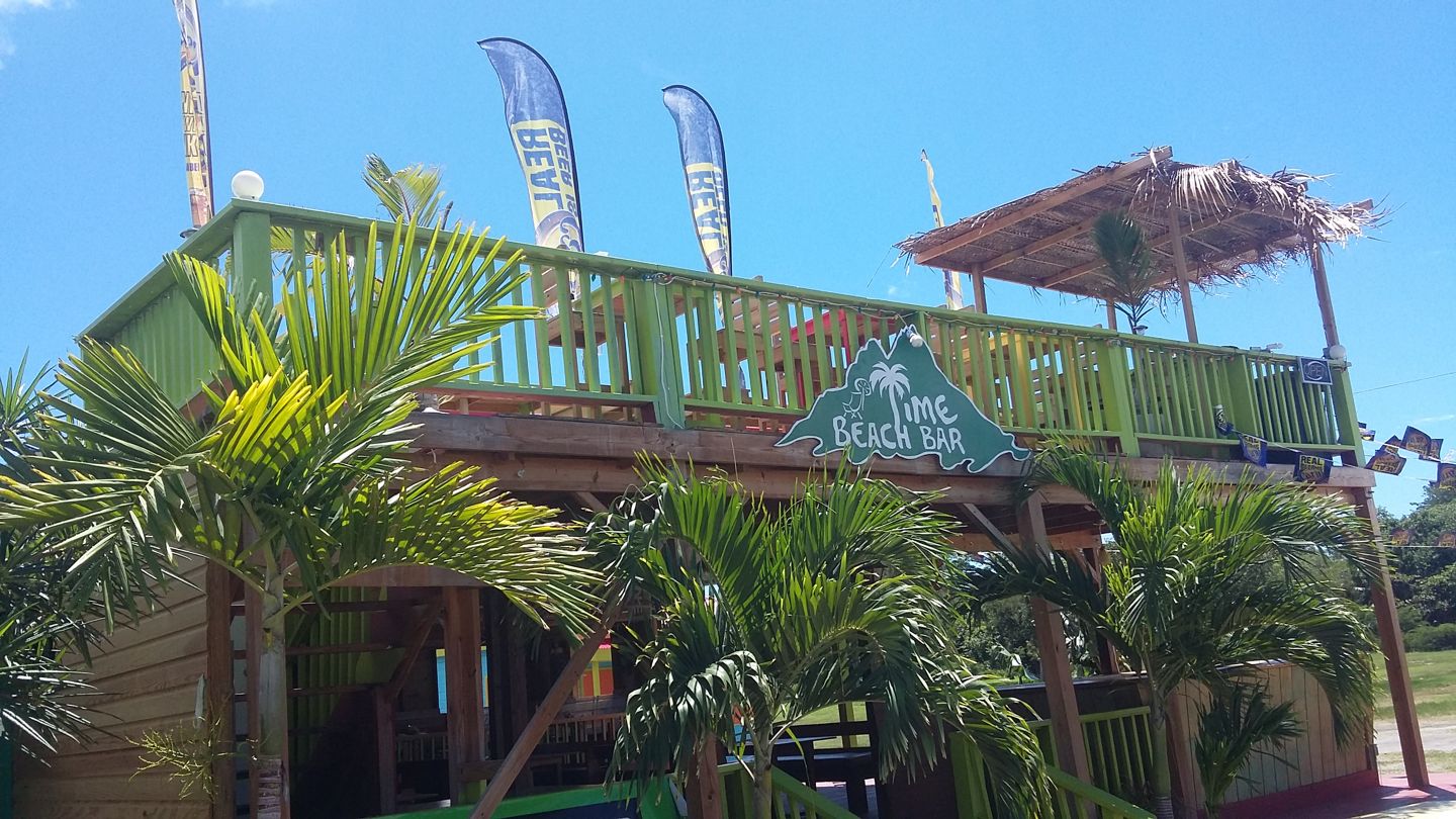 Lime Beach Bar Nevis | Four Seasons Resort Estates